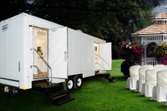 Restroom-Trailer-Wedding